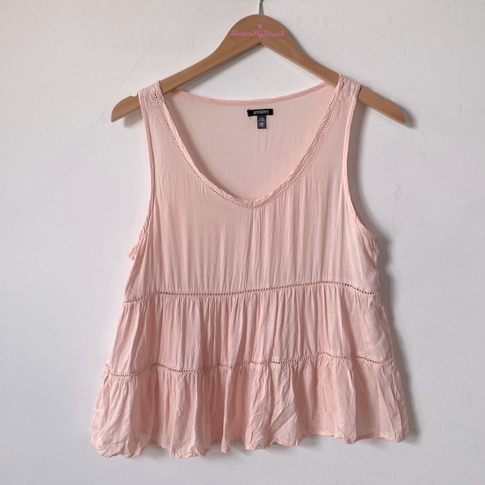Seventeen peach sleeveless ruffled bottom with eyelet trimmings crop top, Size M